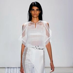 548. OHNE TITEL Spring 16' Off White Sheet Flowy Blouse $298 EUC Small